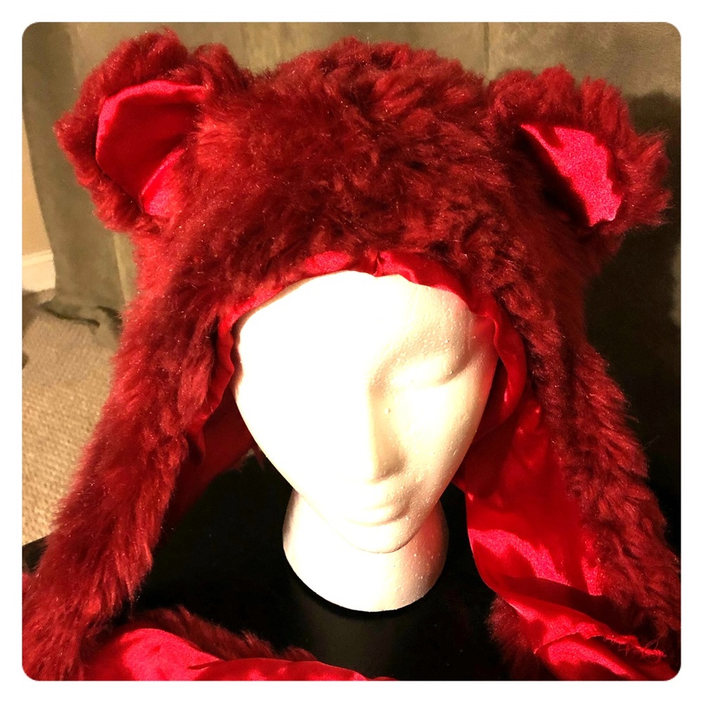 Adorable Faux Fur Reddish Hat With Ears & Mittens